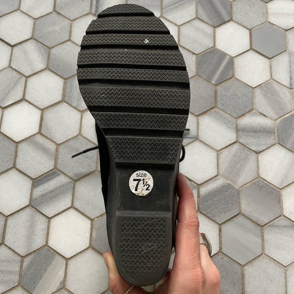 Black Wedge Ankle Bootie - size 7.5 - Picture 5 of 7